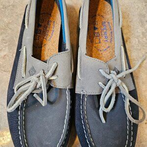 SPERRY BOAT SHOES